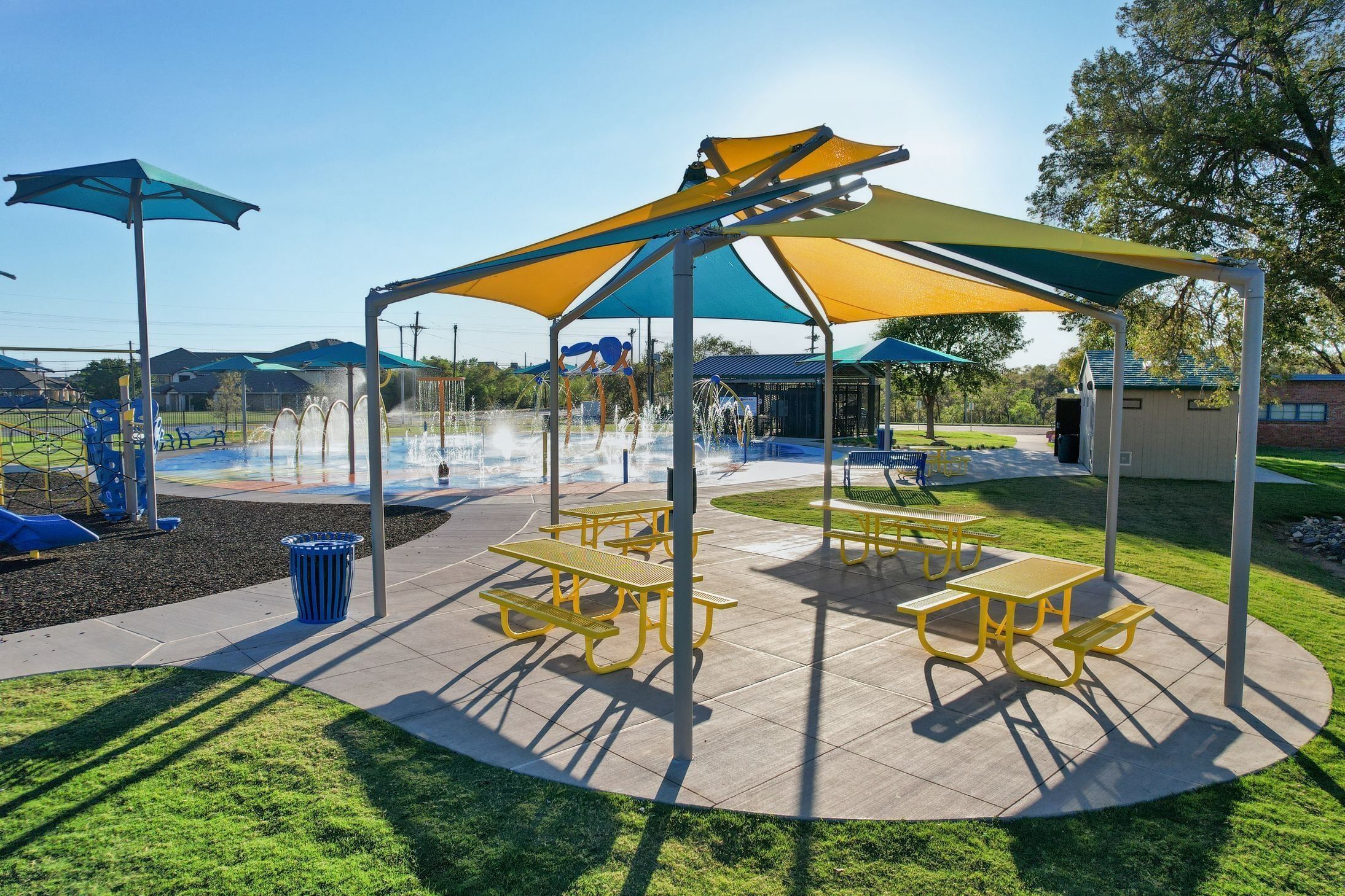 Mae Simmons Park-TX-Playgrounds-Site Amenities-Shade-04